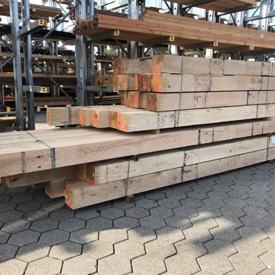 Medewerker compressie Hoofd Eiken houten planken en balken | Houthandel van Dal